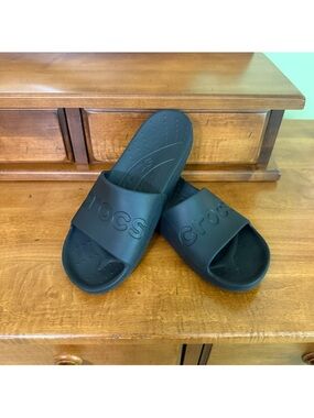 Crocs  black comfort, recovery slides sandals men’s 5 women’s 7 lightweight